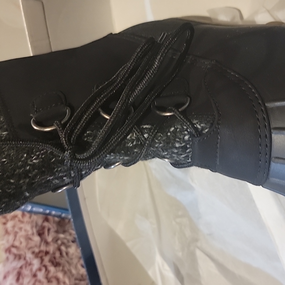 boots - Picture 2 of 2